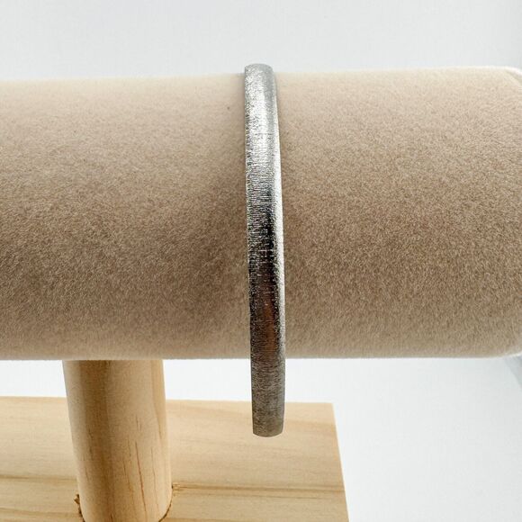 Vintage Monet Silver Tone Bangle Bracelet Minimalist Classic Timeless - Picture 3 of 6